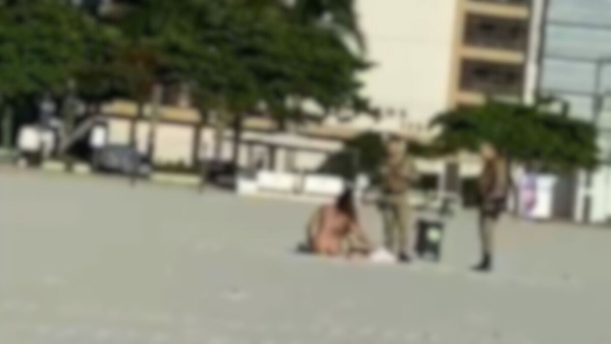 Mulher Nua na Praia de Balneário Camboriú Mobiliza Polícia pela Manhã